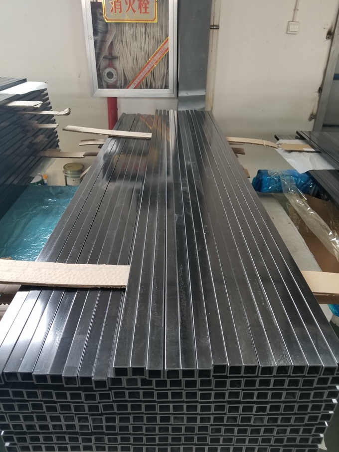 耐高温热压管成型变直径碳纤维方管